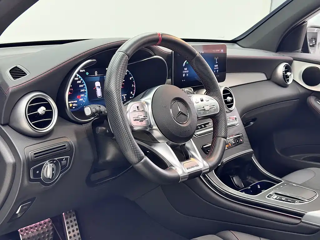 Mercedes-Benz GLC AMG 2023 — фото 11