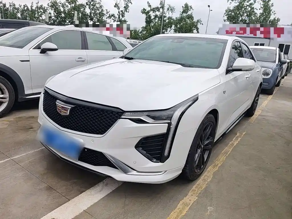 Cadillac CT4 2023 — фото 1