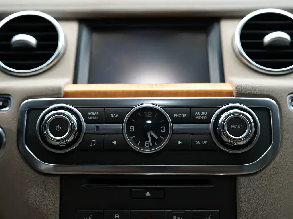 Land Rover Discovery 2012 — фото 29