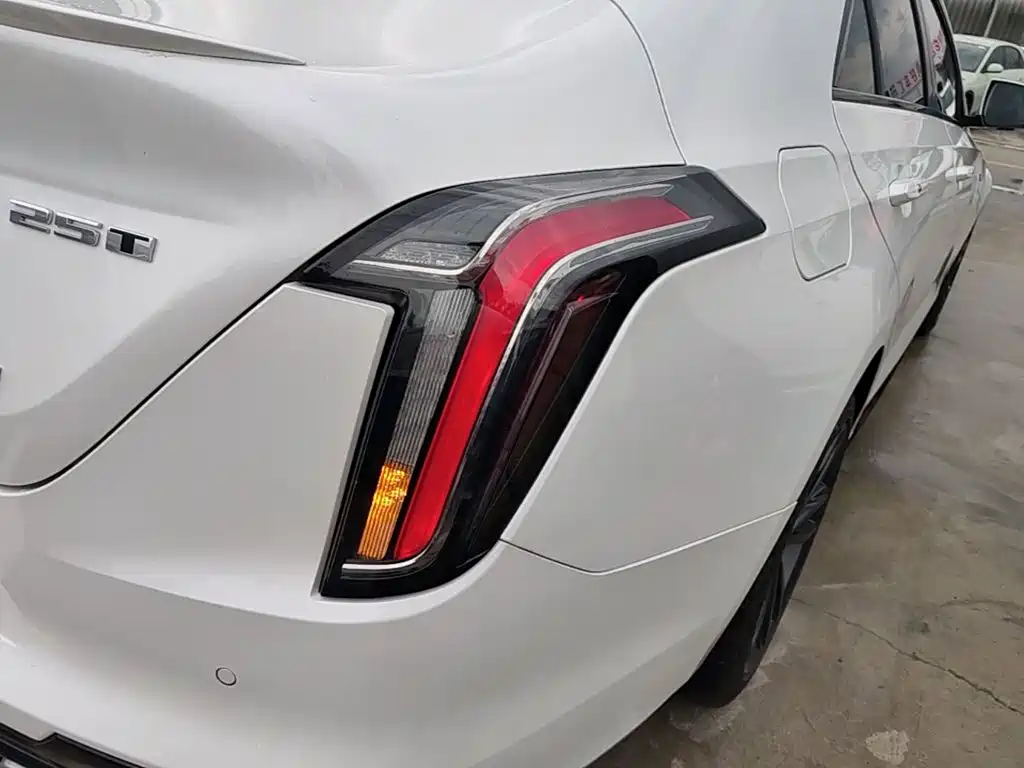 Cadillac CT4 2023 — фото 24