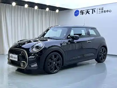 MINI MINI 2023