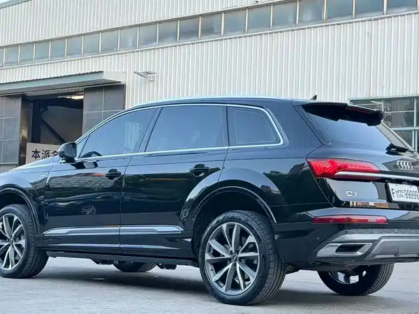 Audi Q7 2021