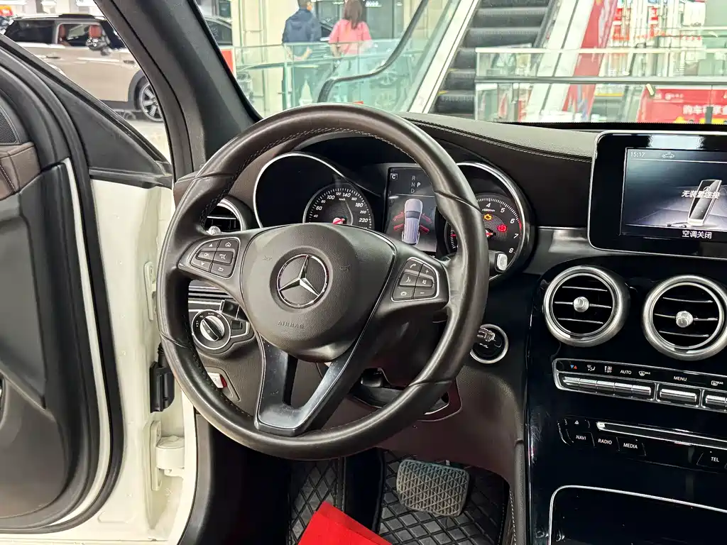 Mercedes-Benz GLC 2019 — фото 14