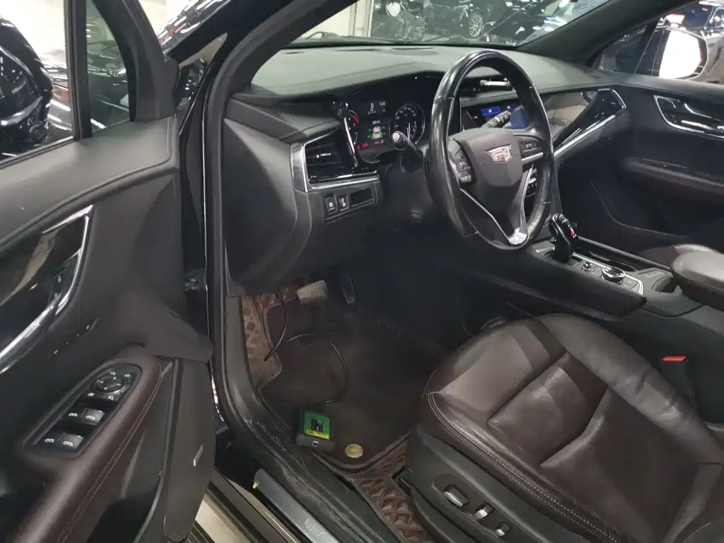 Cadillac XT6 2021 — фото 16
