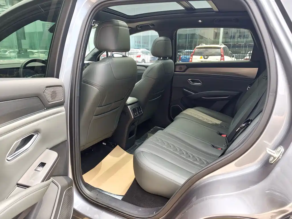 BYD Song L DM-i 2025 — фото 6