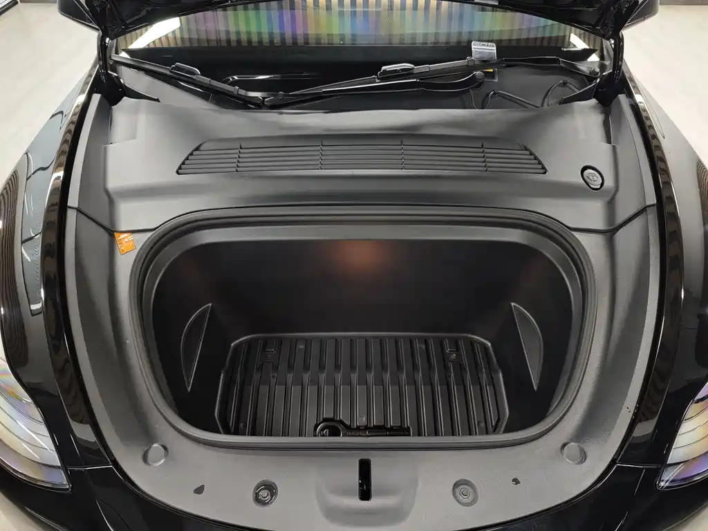 Tesla Model Y 2021 — фото 15