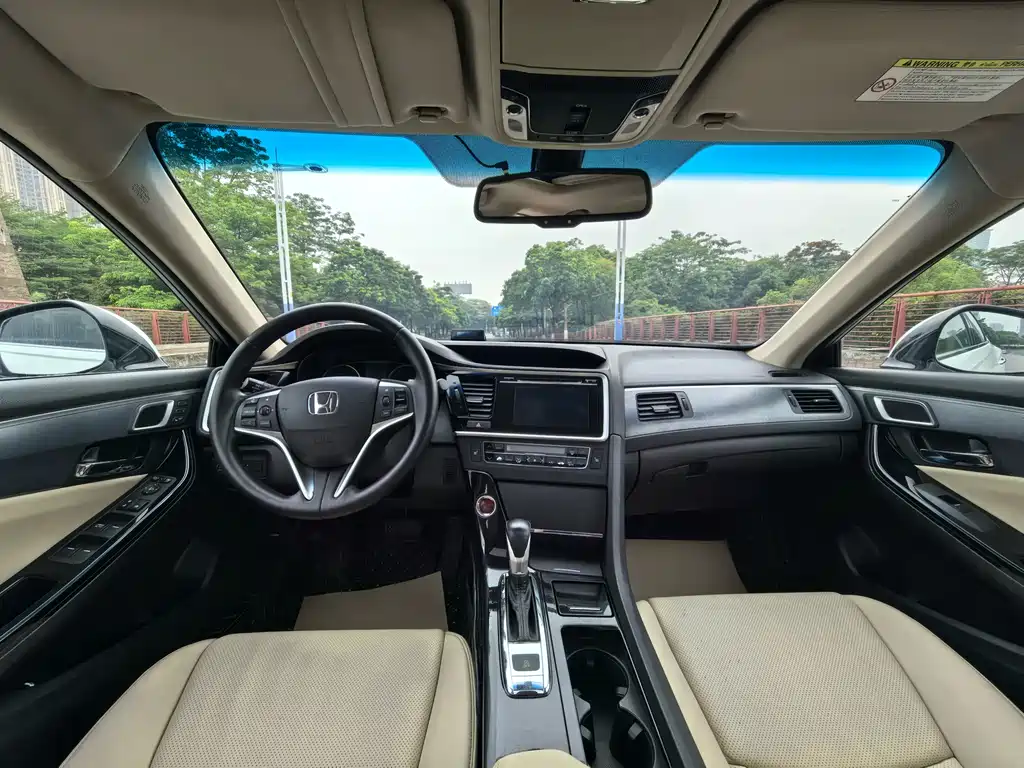 Honda Spirior 2015 — фото 6