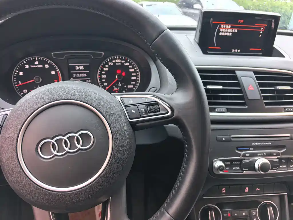 Audi Q3 2018 — фото 25