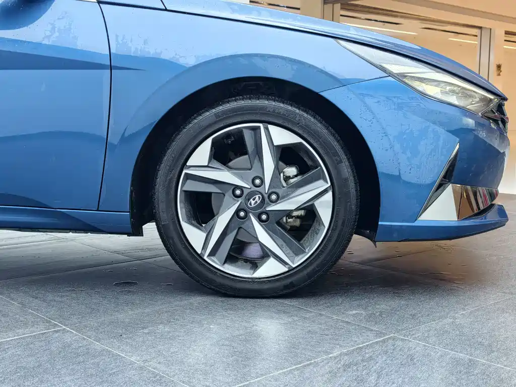 Hyundai Elantra 2022 — фото 10
