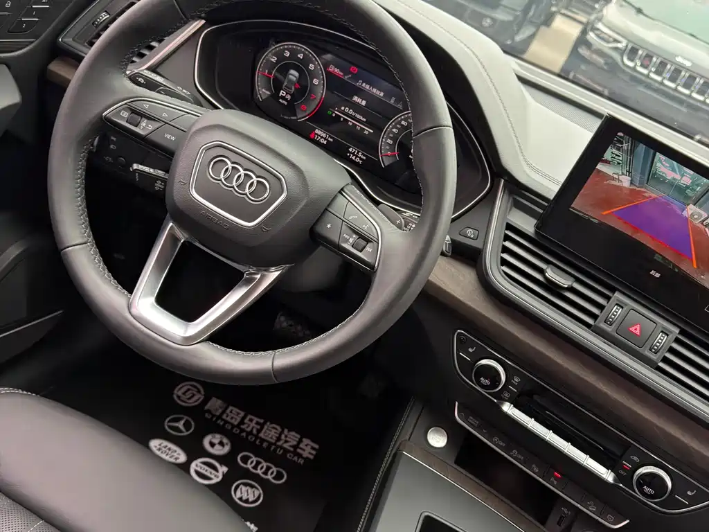 Audi Q5L 2023 — фото 14