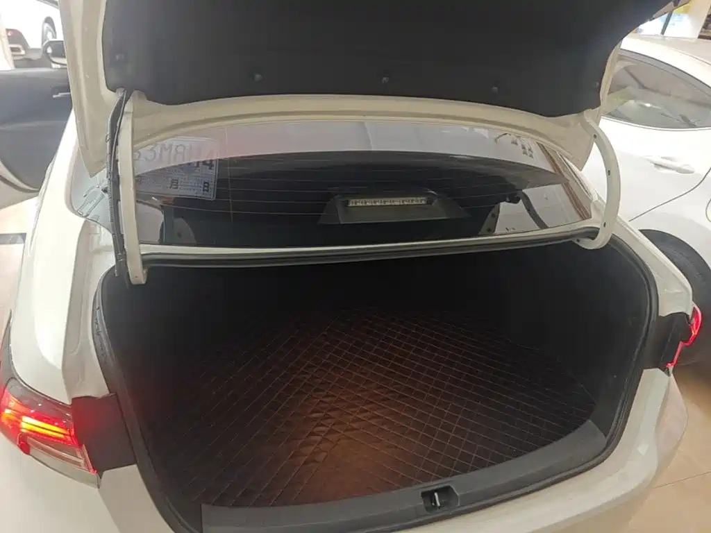 Toyota Corolla 2021 — фото 15