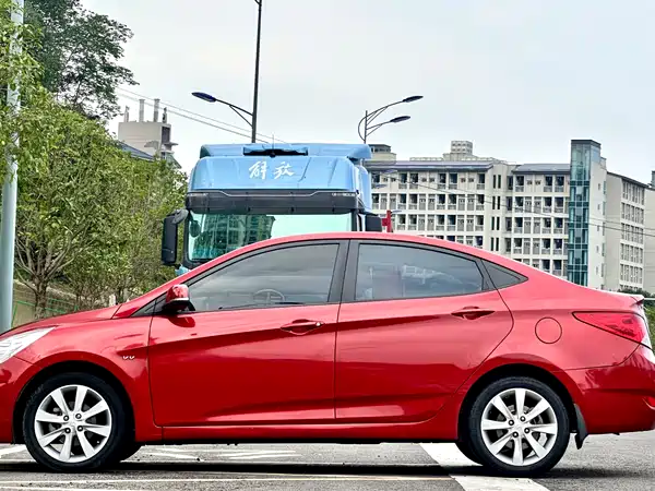 Hyundai Accent 2010