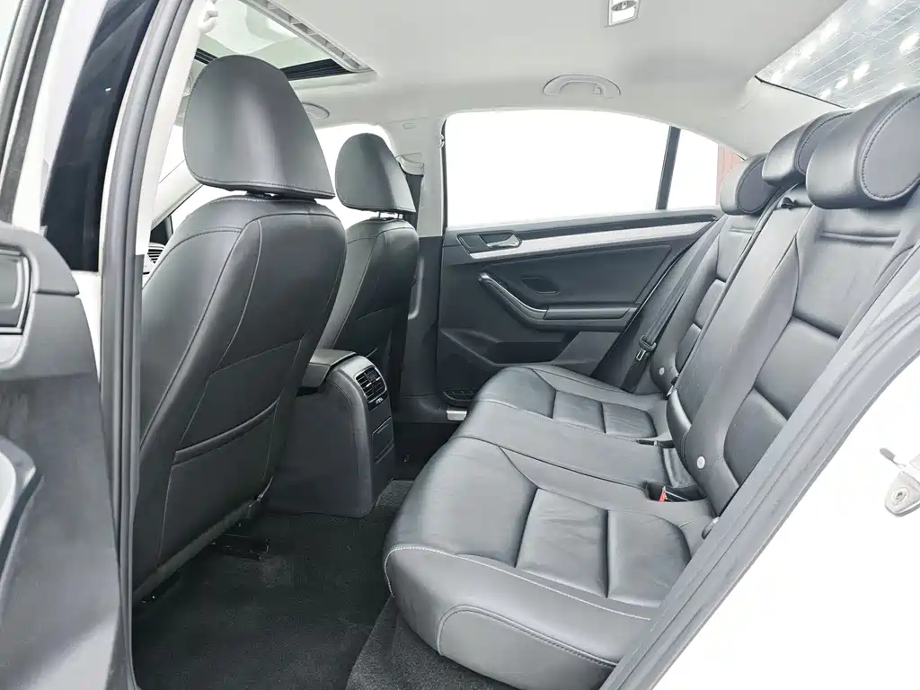 Volkswagen Sagitar 2018 — фото 15