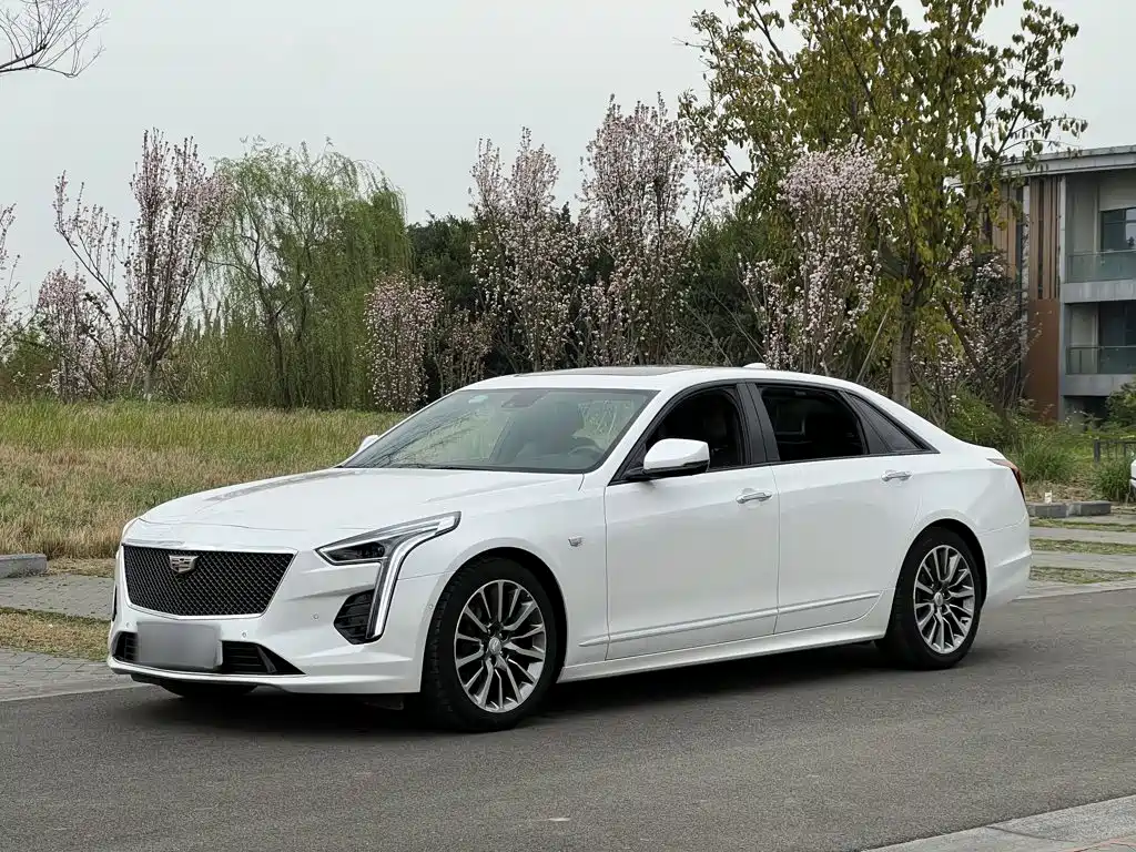 Cadillac CT6 2022 — фото 1
