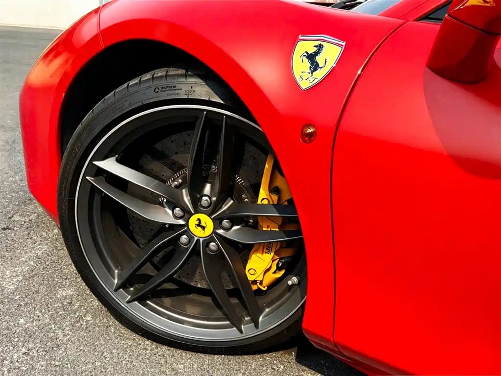 Ferrari 488 2017 — фото 13