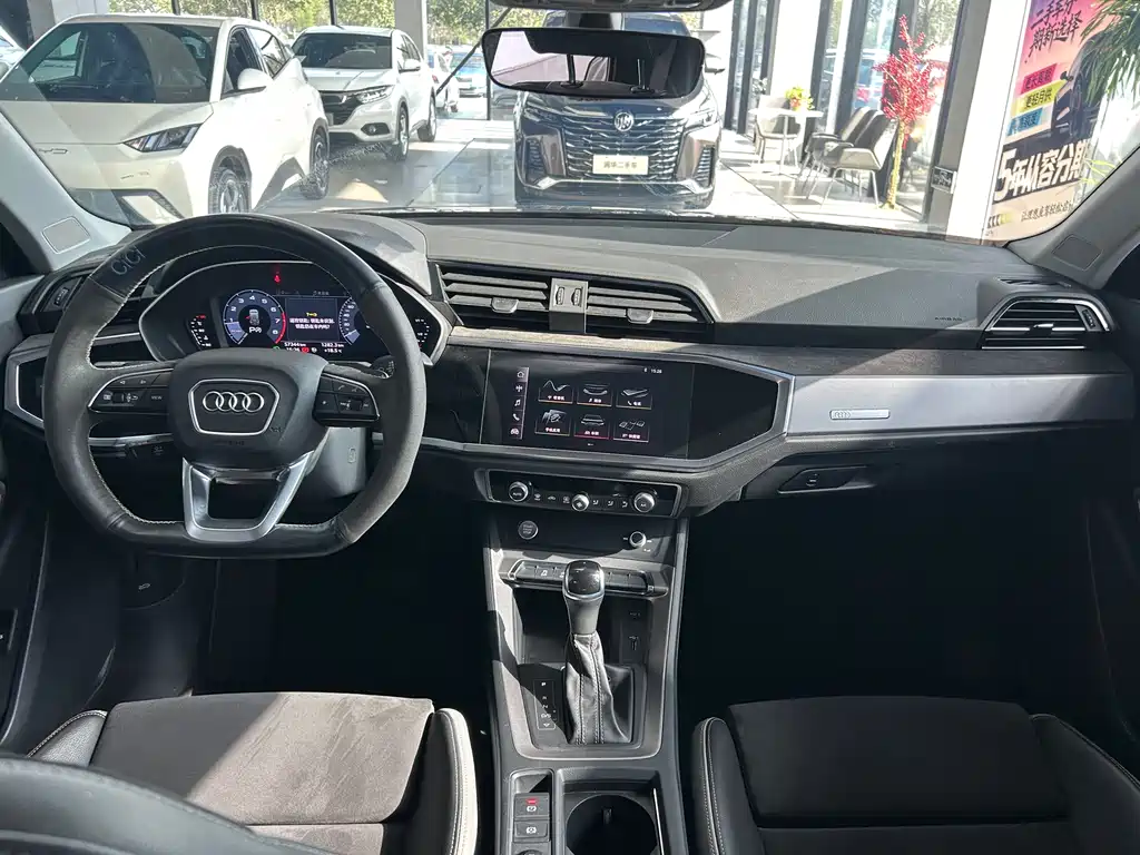 Audi Q3 2020 — фото 26