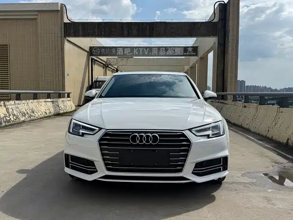 Audi A4L 2020