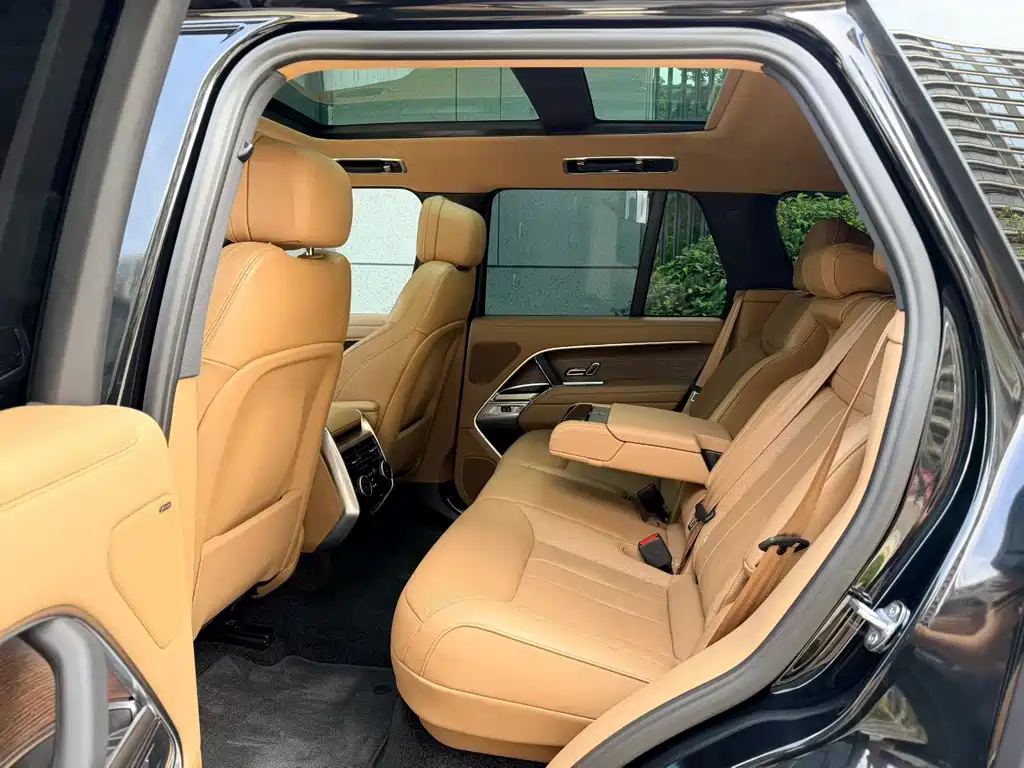 Land Rover Range Rover 2023 — фото 10