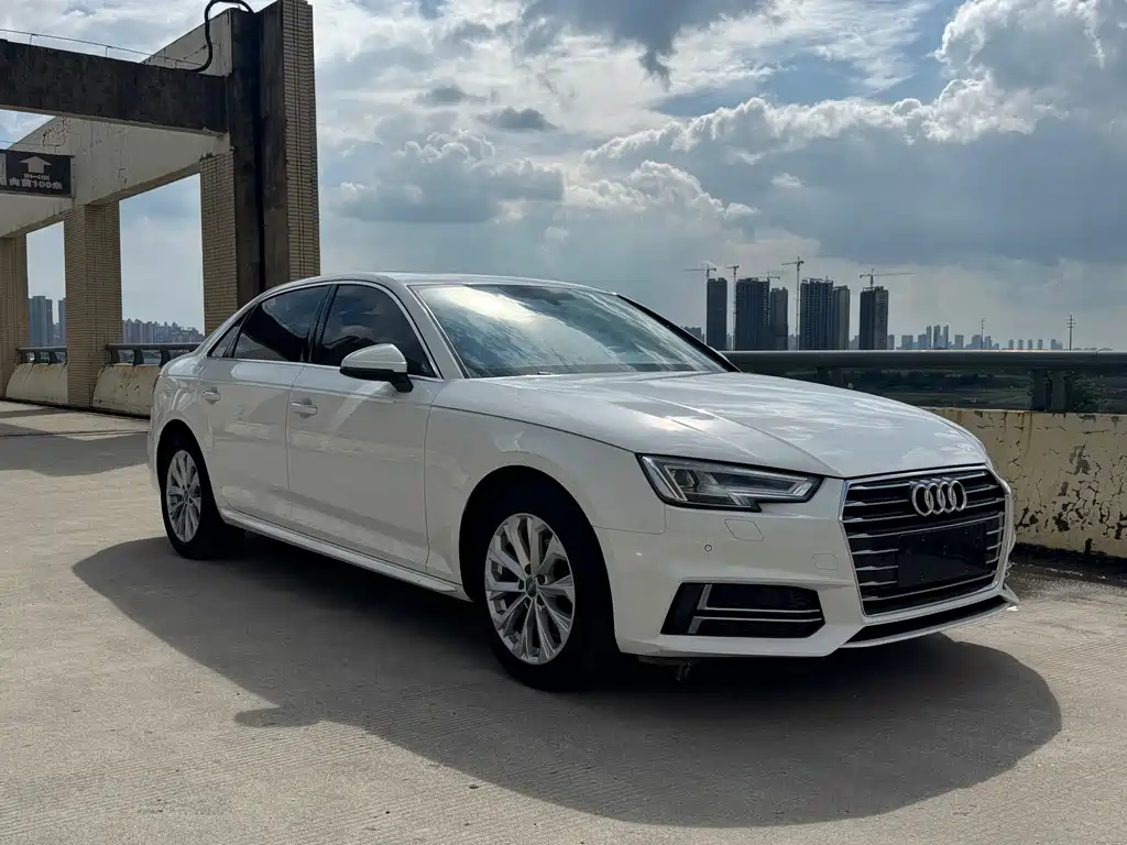 Audi A4L 2020