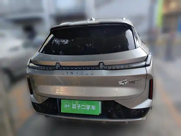 Lynk & Co 08 EM-P 2023