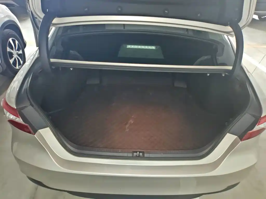 Toyota Camry 2022 — фото 19
