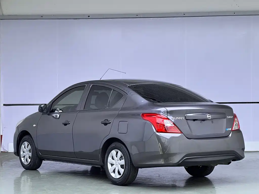 Nissan Sunny 2015 — фото 4