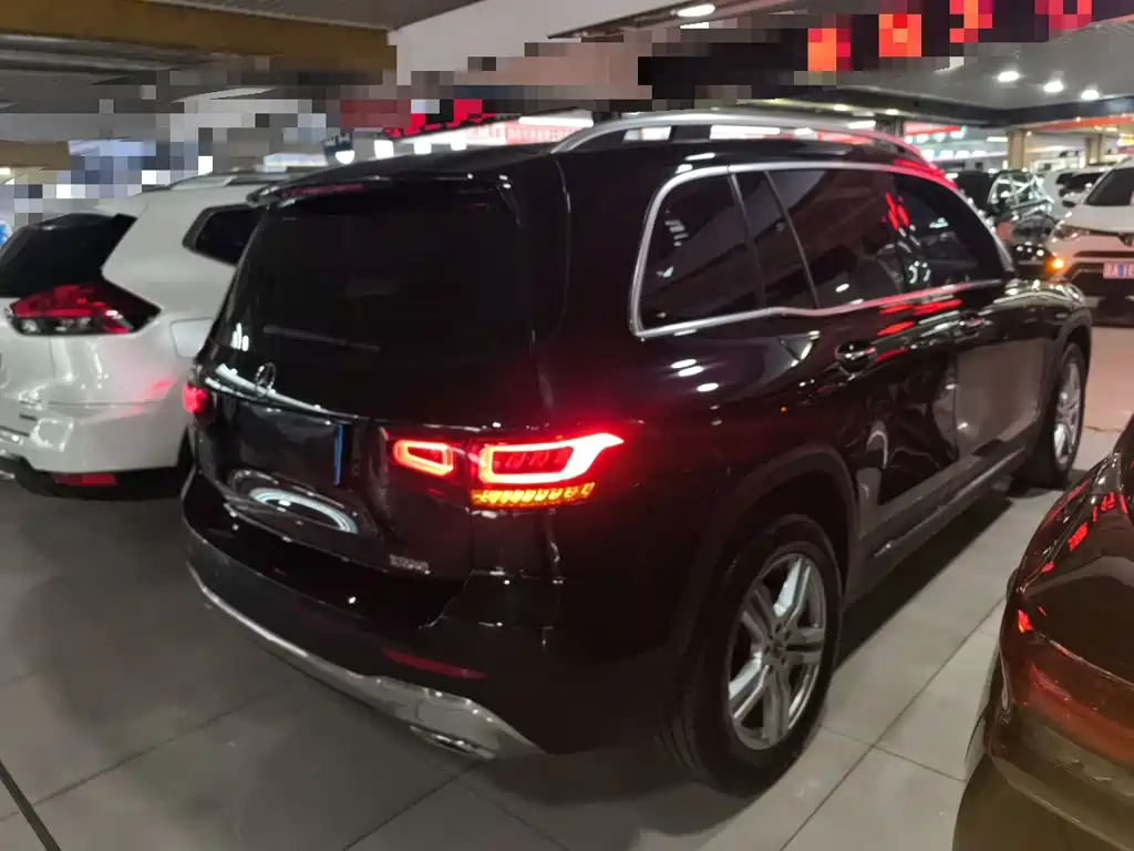 Mercedes-Benz GLB 2023