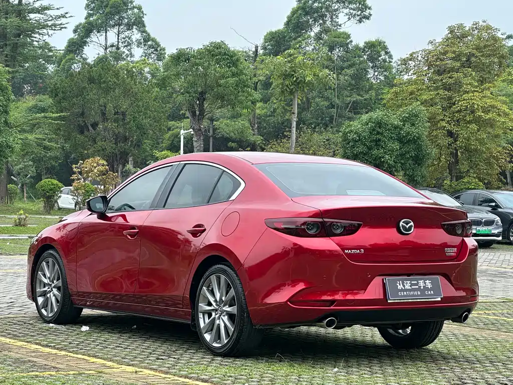 Mazda 3 Axela 2019 — фото 28