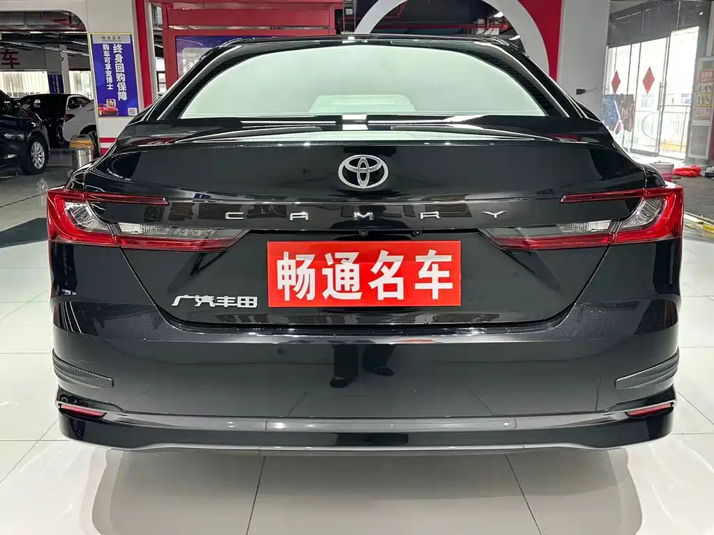 Toyota Camry 2025 — фото 6