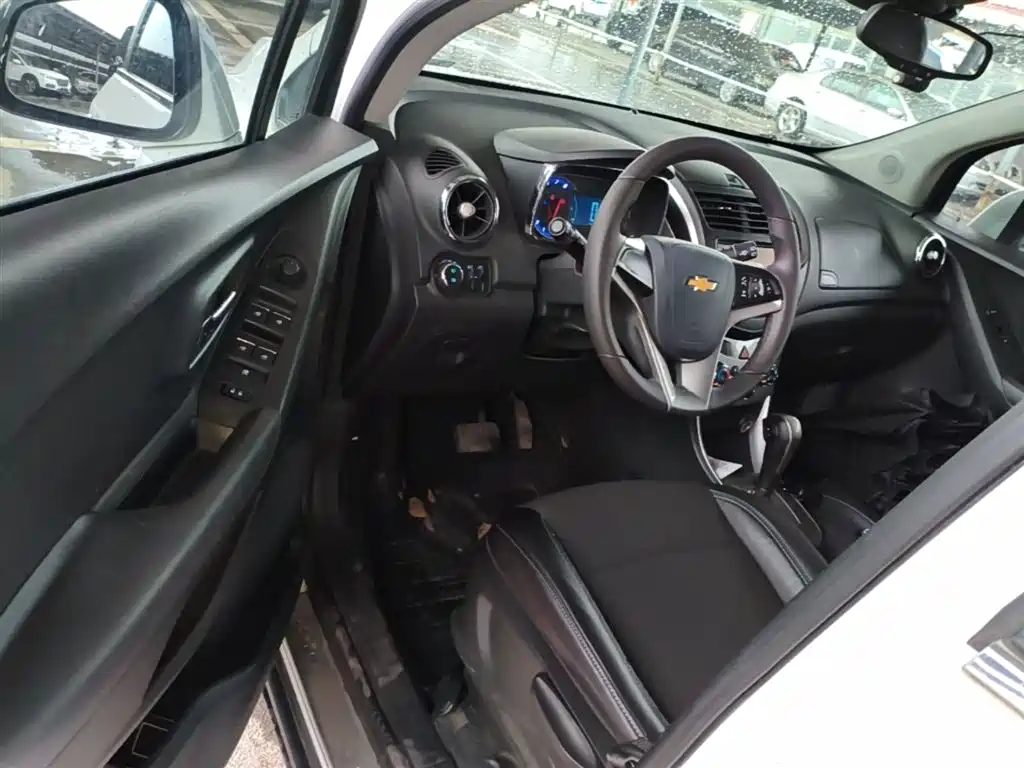 Chevrolet Trax 2015 — фото 16