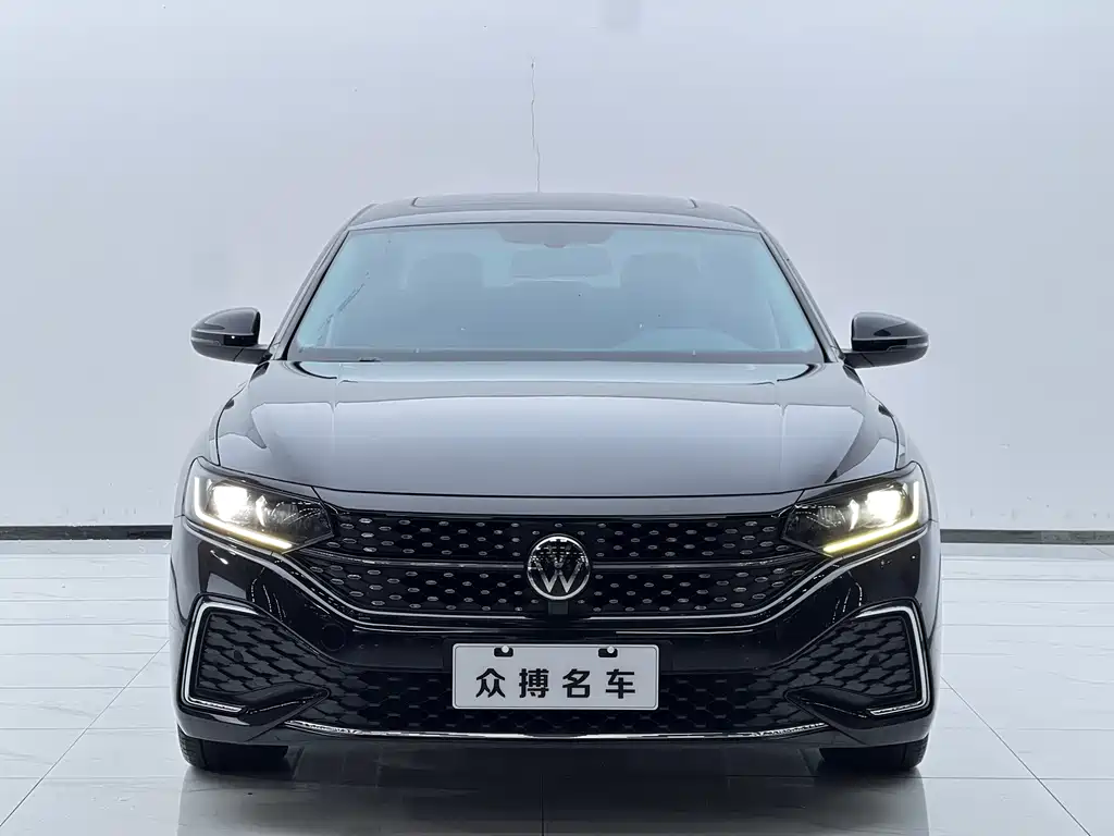 Volkswagen Passat 2023