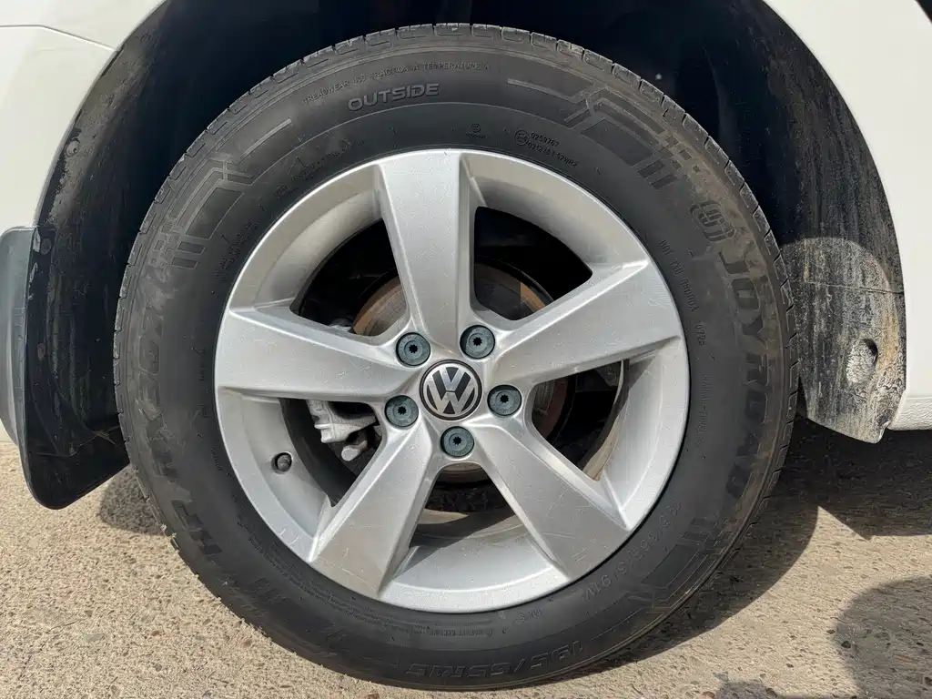 Volkswagen Lavida 2018 — фото 12