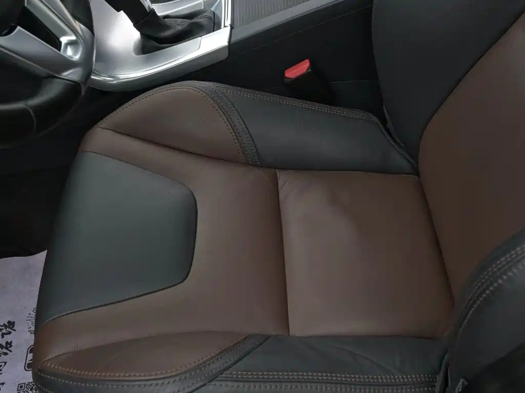 Volvo XC60 2017 — фото 19