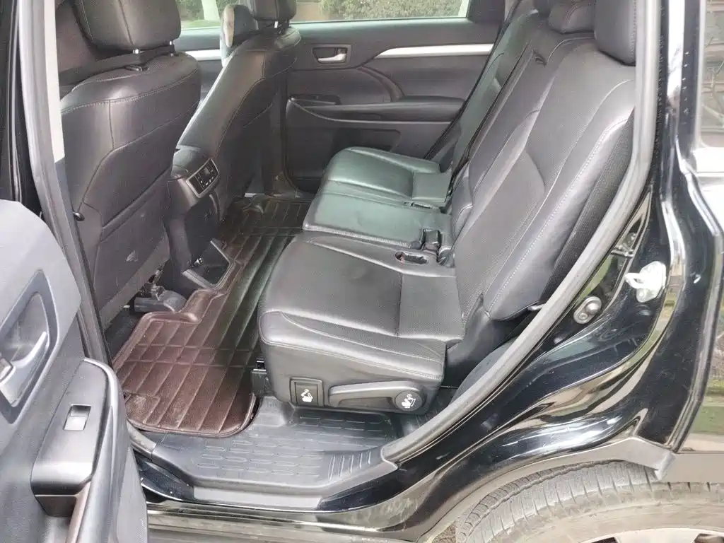 Toyota Highlander 2017 — фото 15