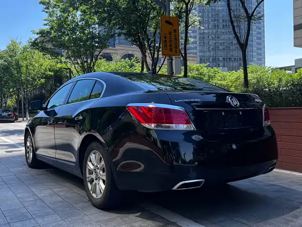 Buick LaCrosse 2011