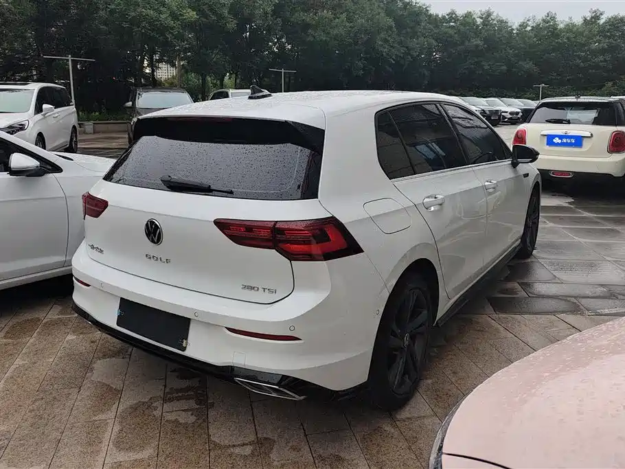 Volkswagen Golf 2021