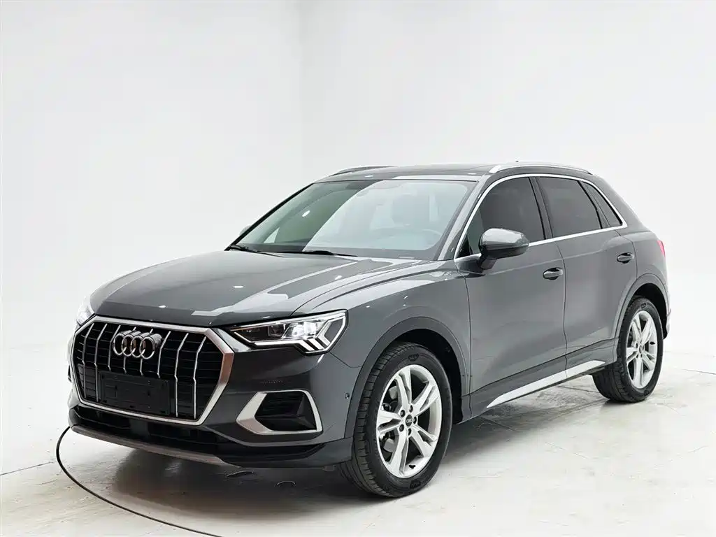 Audi Q3 2022 — фото 1