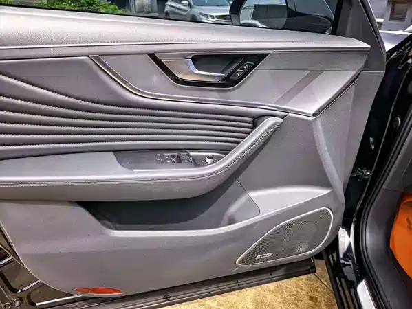 Hongqi HS5 2023