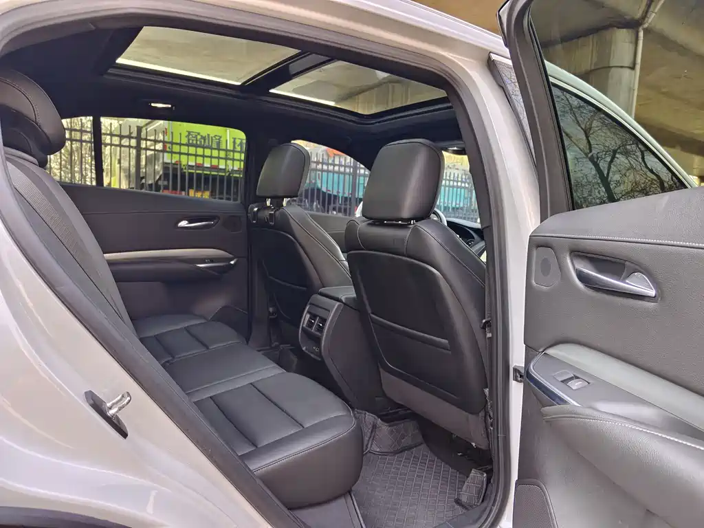 Cadillac XT4 2020 — фото 19