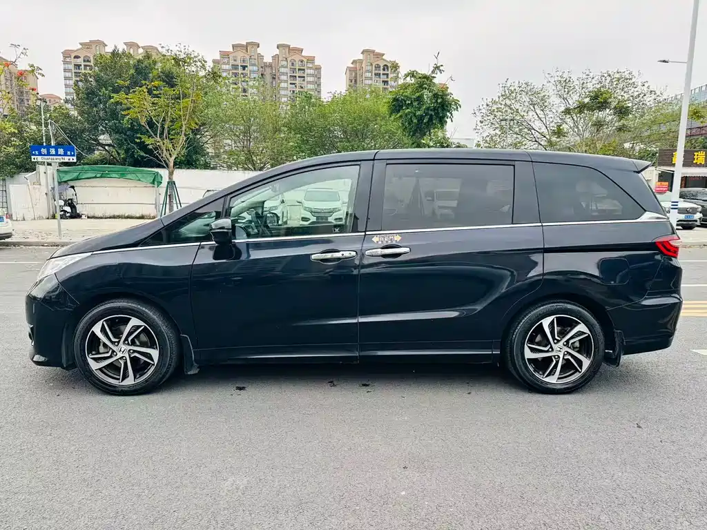 Honda Odyssey 2017 — фото 5