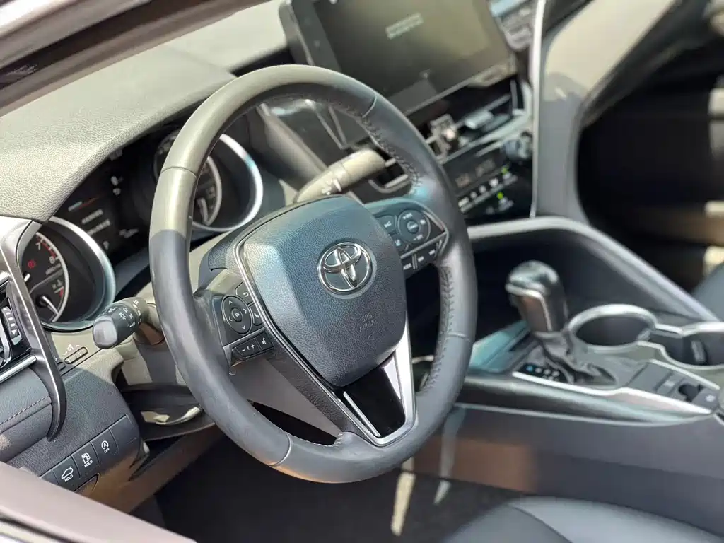 Toyota Camry 2021 — фото 9