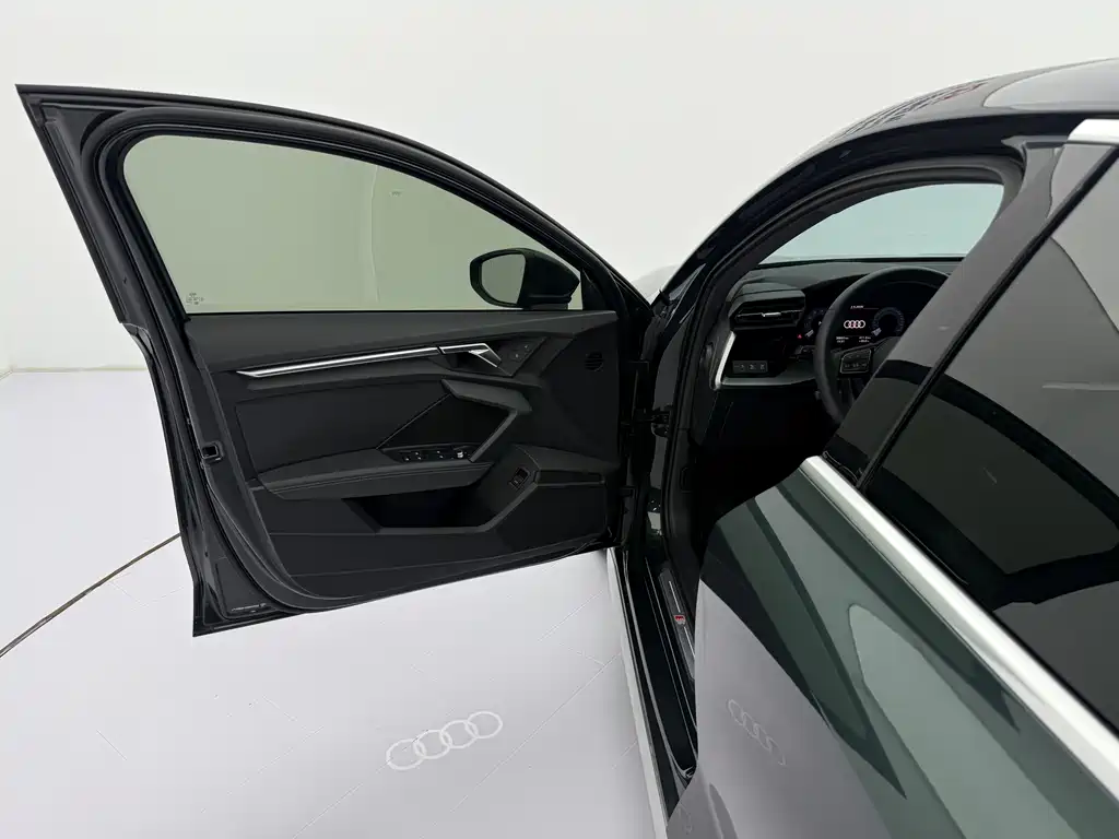 Audi A3 2022 — фото 24