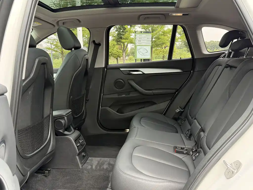 BMW X1 2016 — фото 11
