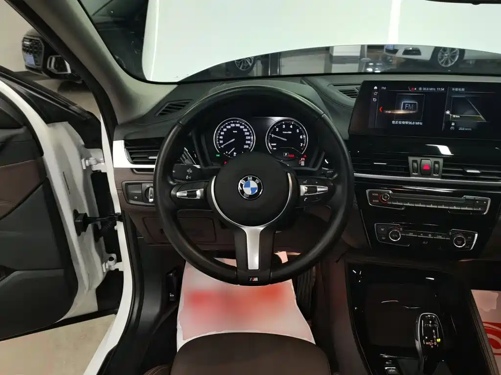 BMW X2 2022 — фото 11