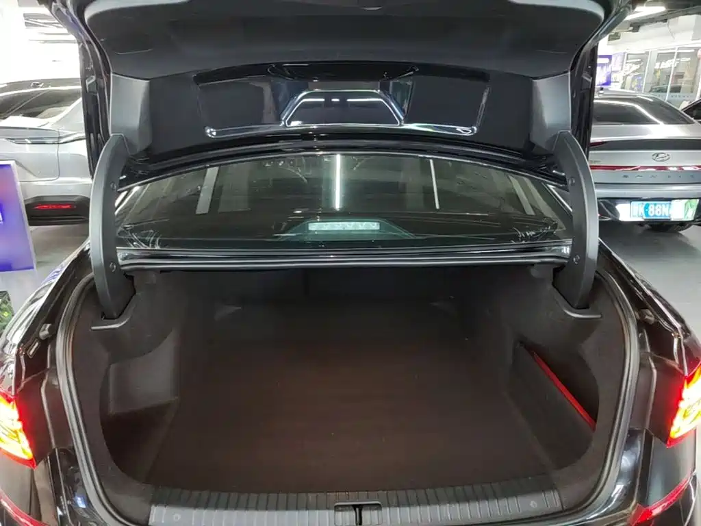 Volkswagen Passat 2023 — фото 19