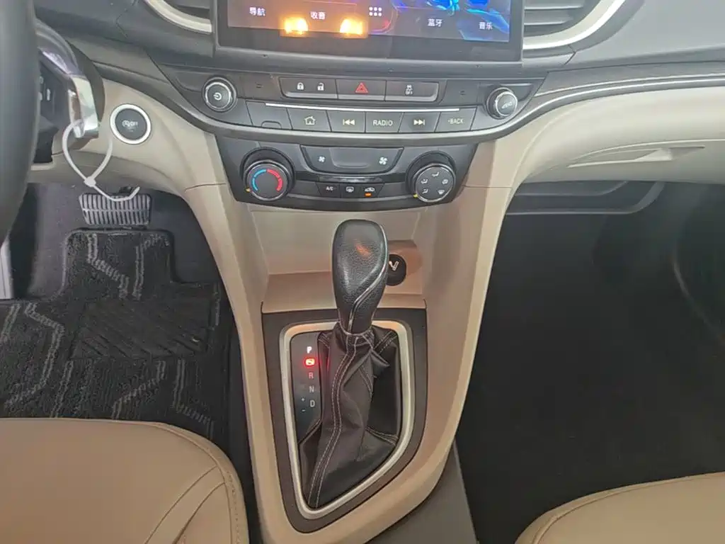 Buick Excelle 2017 — фото 14