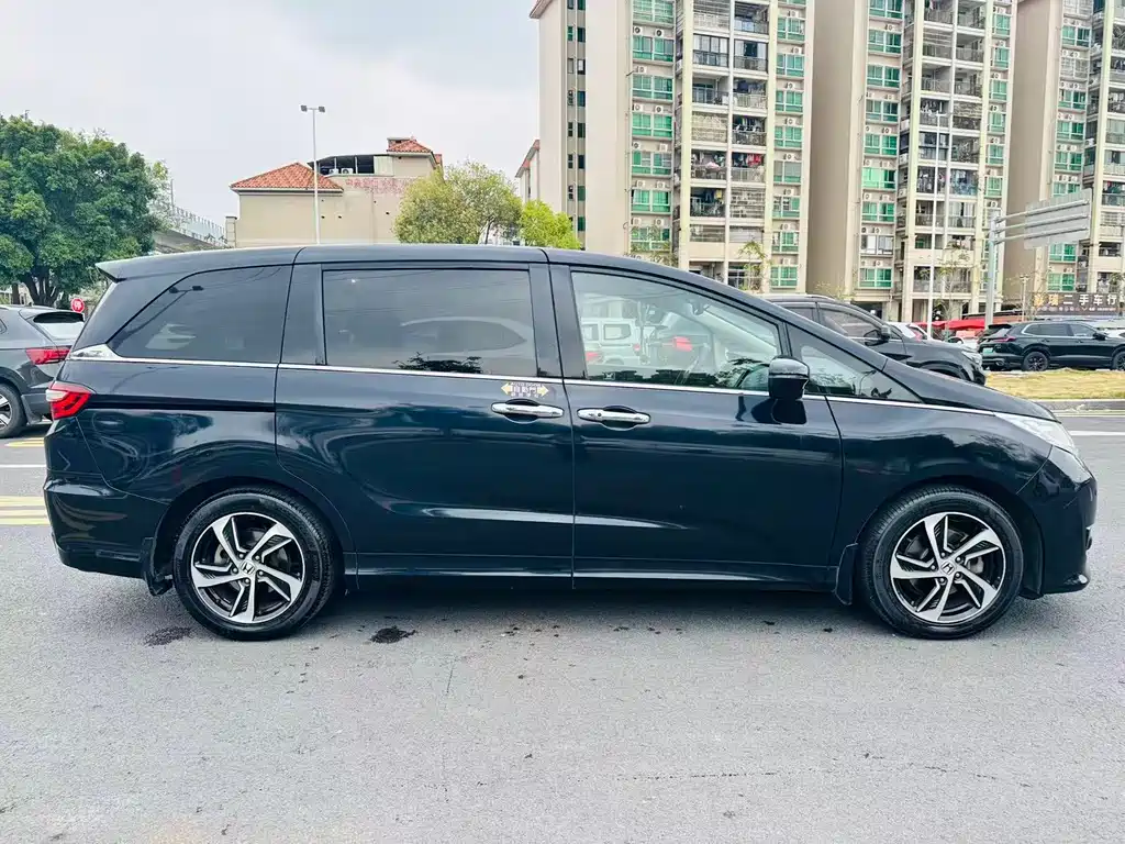 Honda Odyssey 2017 — фото 6