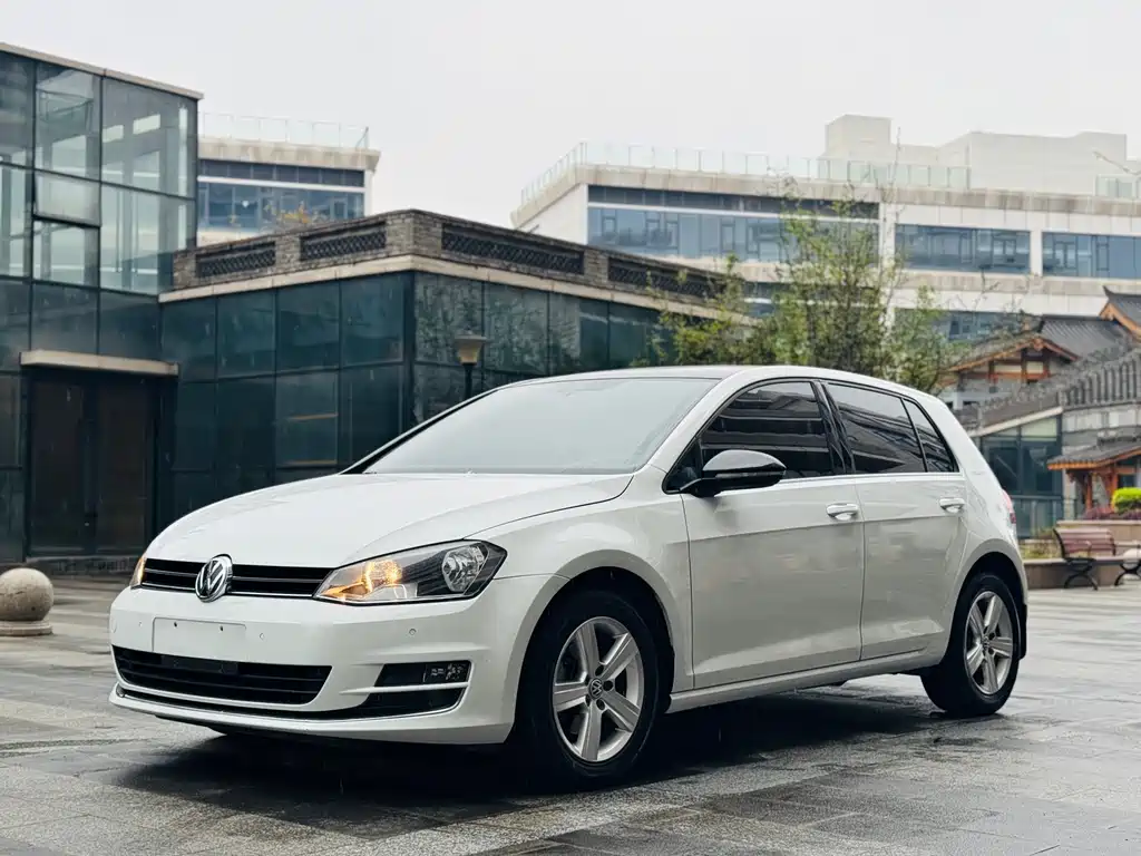 Volkswagen Golf 2017 — фото 1