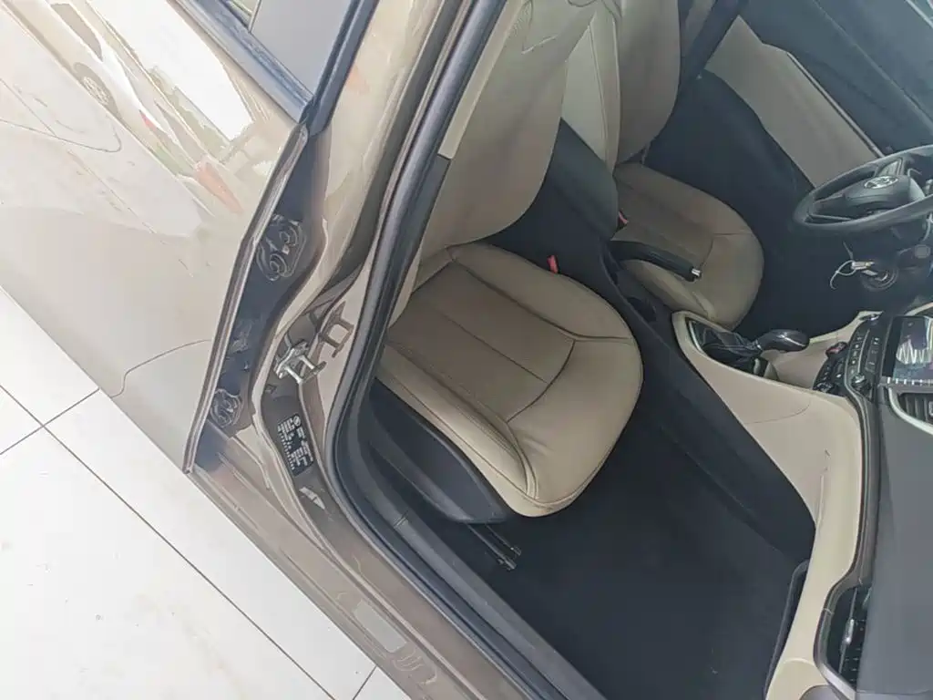 Buick Excelle 2017 — фото 25