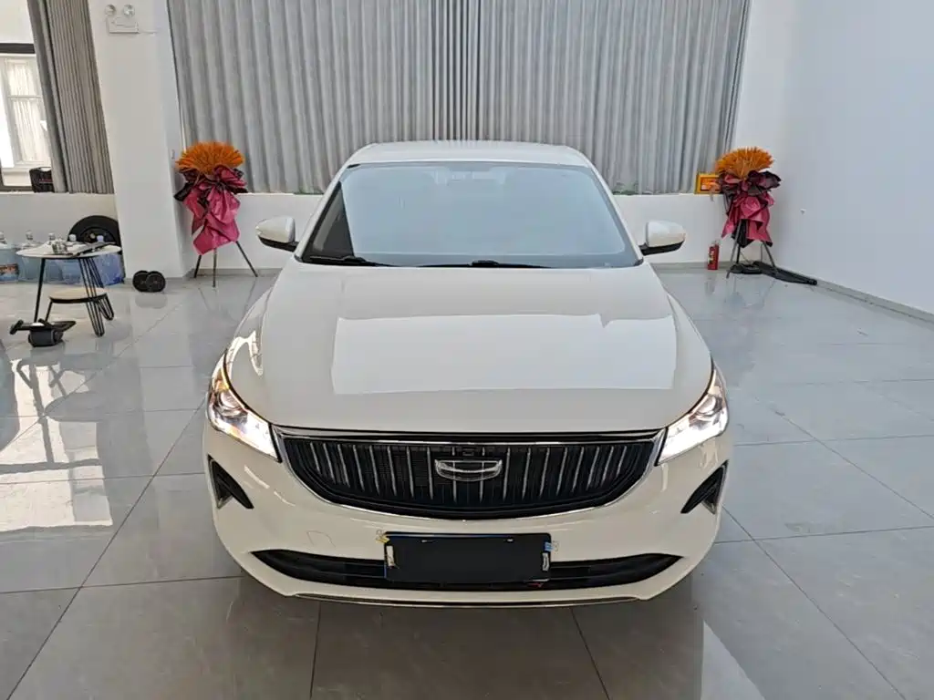 Geely Emgrand 2024